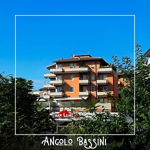  Apartment Angolo Bassini -